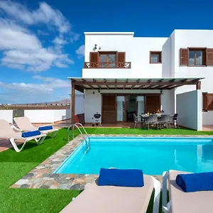 https://villa-partidor-20.in-canary-islands.com